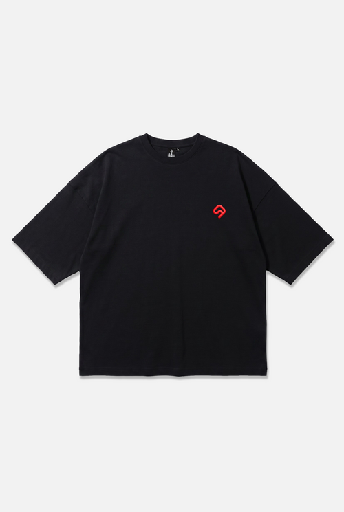 Core Tee black oversized organic cotton T-shirt with Oxide insignia – Studio Drop