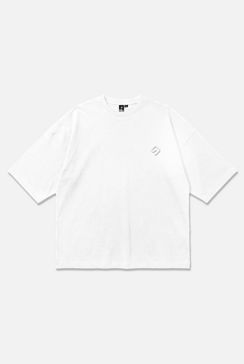 Core Tee white oversized organic cotton T-shirt with Chalk insignia – Studio Drop